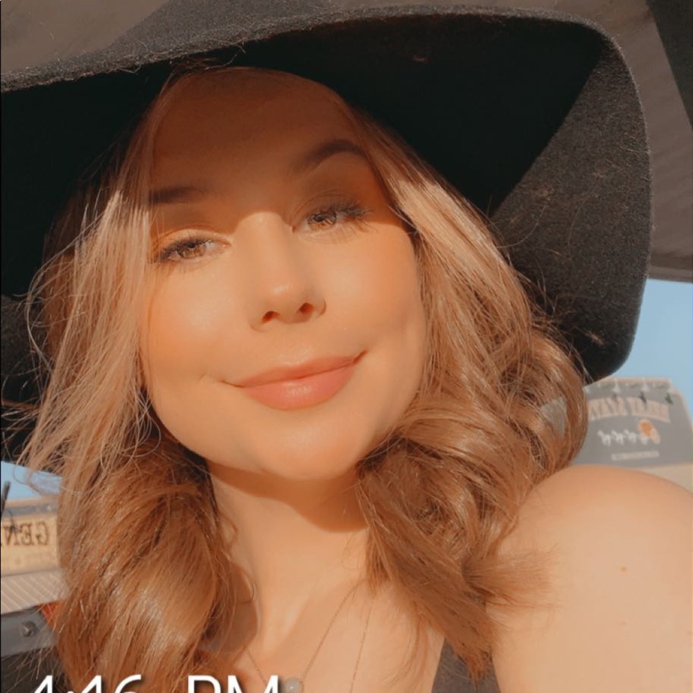 Meet your Posher, Amber